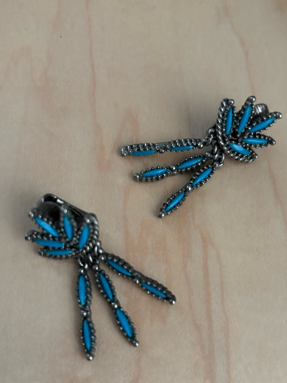 Vintage faux Turquoise in silvertone clip on Earrings - Women Jewelry - Picture 6 of 6